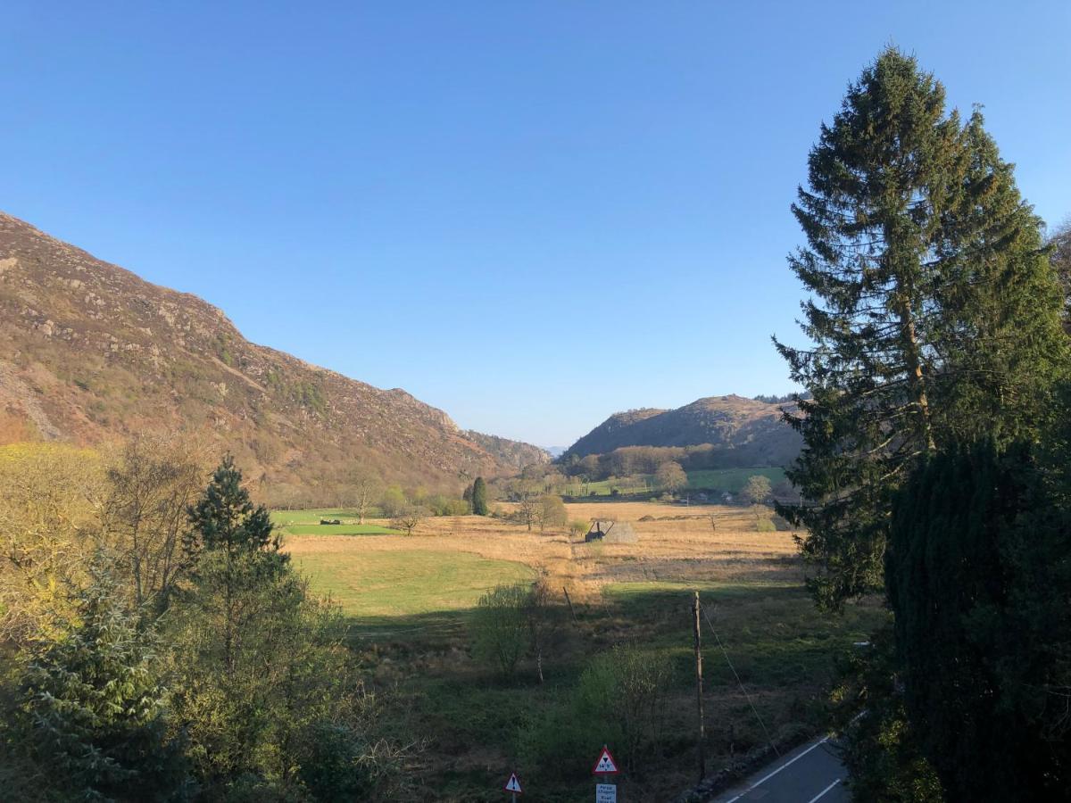 Royal Goat Hotel Beddgelert Exterior photo